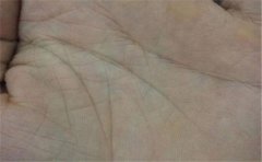 一生潦倒手相 手上有这些特征 注定要穷困潦倒