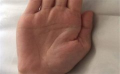 男人小拇指短胸无大志，并且成就有限，臭毛病