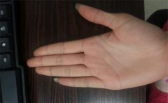 男人手大是好事，女人手大就未必了