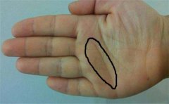 手相大全图解分析容易陷入三角恋的手相特征