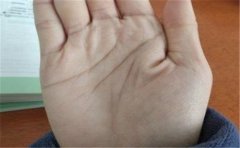 很多人知道五指并拢有缝的人漏财,但是不知道