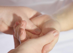 關於手掌有痣的女人預示著什麼，今天為你一次性說透