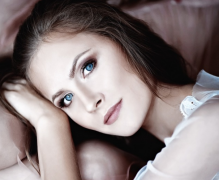 痣相女下巴解讀：女人下巴長痣好不好？